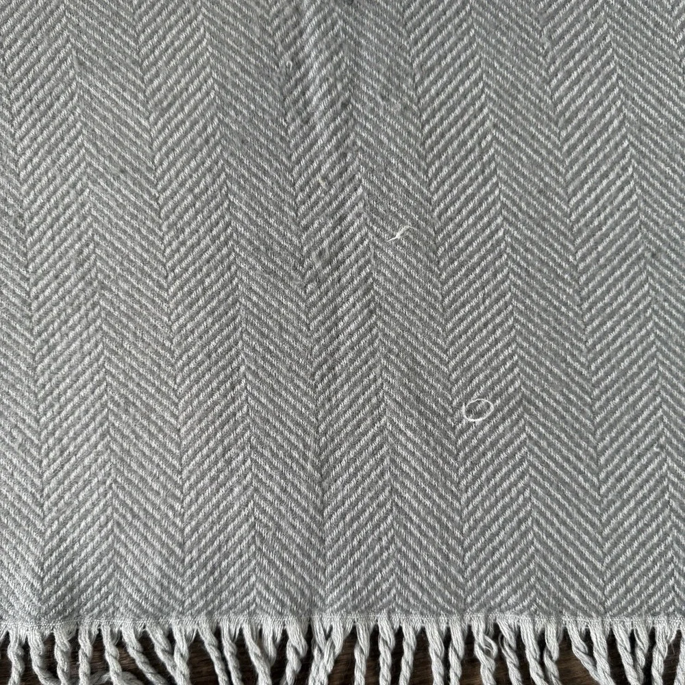 Pottery Barn Throw Blanket Gray Soft Textured Chevron Pattern Fringed 50x60 Inch